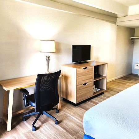 Days Inn By Wyndham Denver Downtown Bagian luar foto