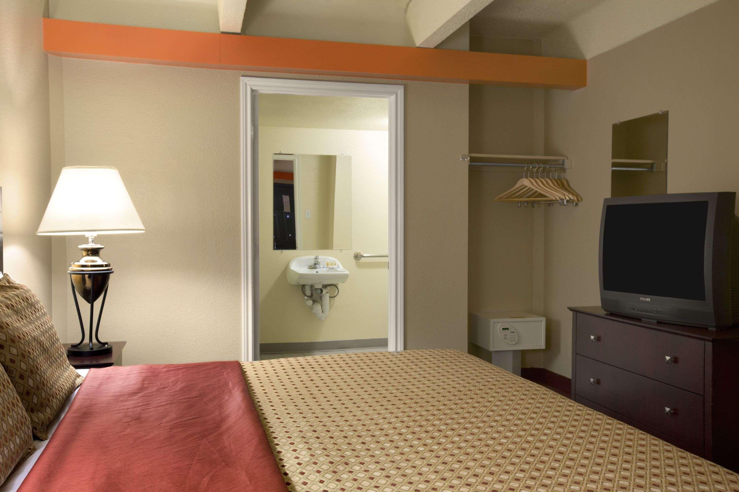 Days Inn By Wyndham Denver Downtown Bagian luar foto