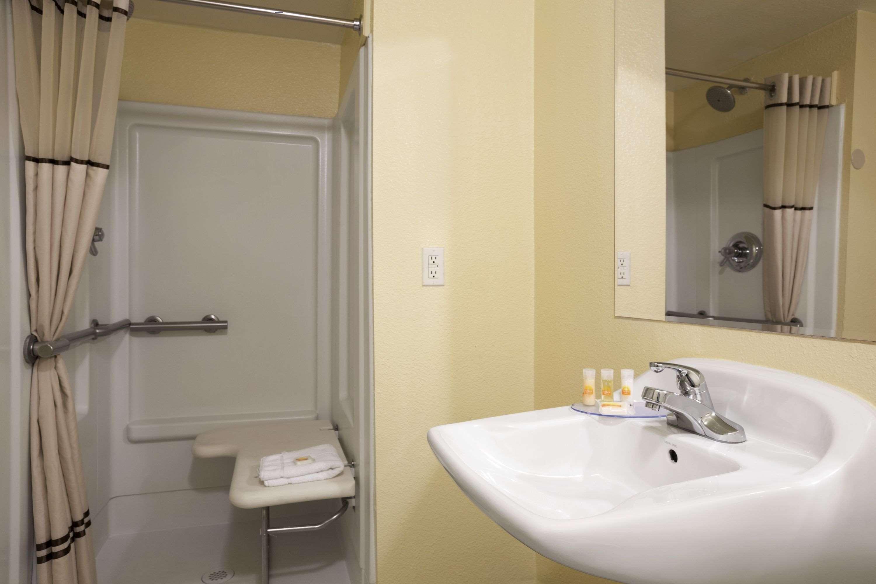 Days Inn By Wyndham Denver Downtown Bagian luar foto