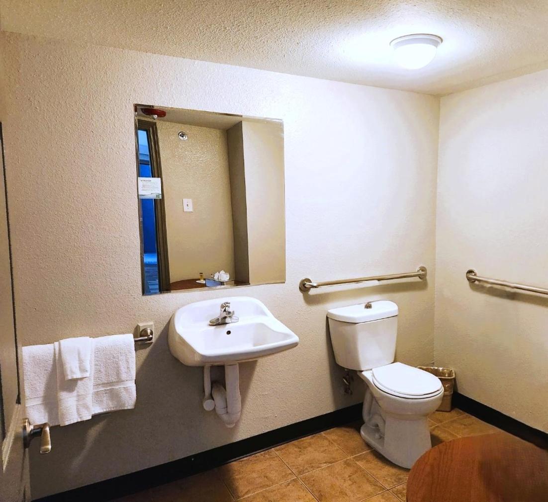 Days Inn By Wyndham Denver Downtown Bagian luar foto