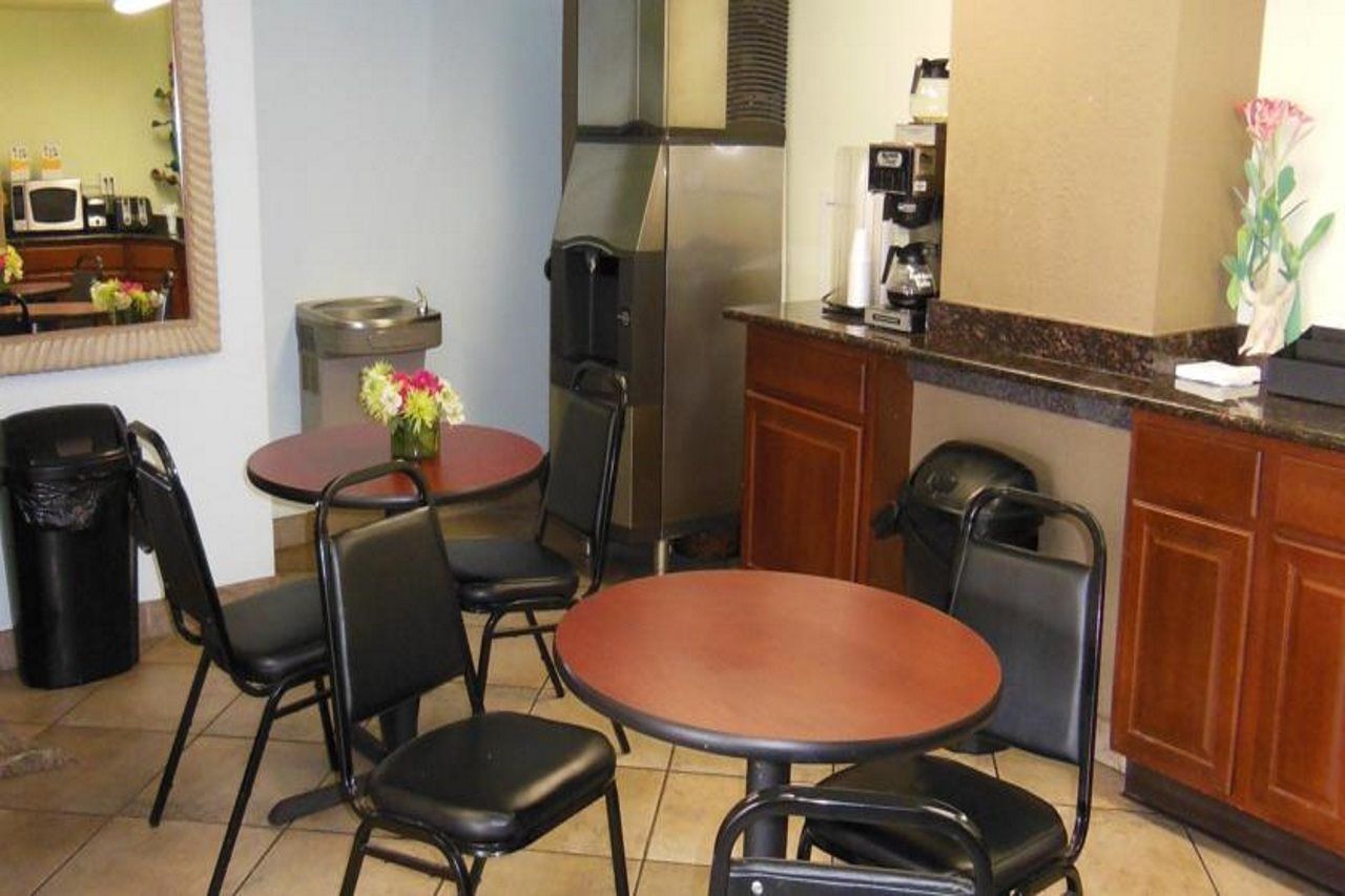 Days Inn By Wyndham Denver Downtown Bagian luar foto