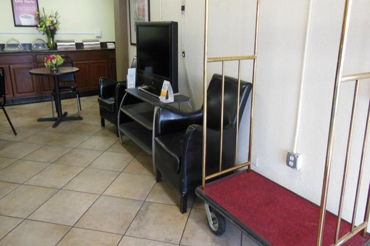Days Inn By Wyndham Denver Downtown Bagian luar foto